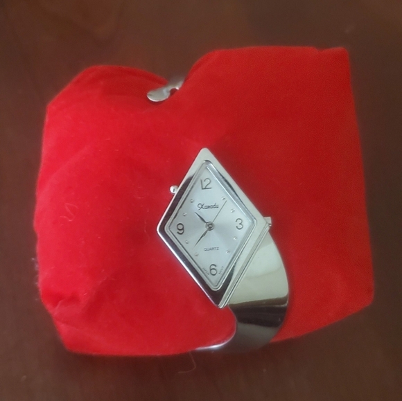 Xanadu Women's Silver Tone Cuff Band Watch Analog Fashion. - Picture 3 of 9